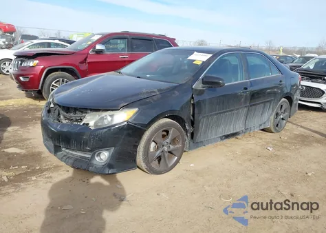 2014 Toyota Camry Se V6 z USA, uszkodzony, nr VIN 4T1BK1FK9EU545238